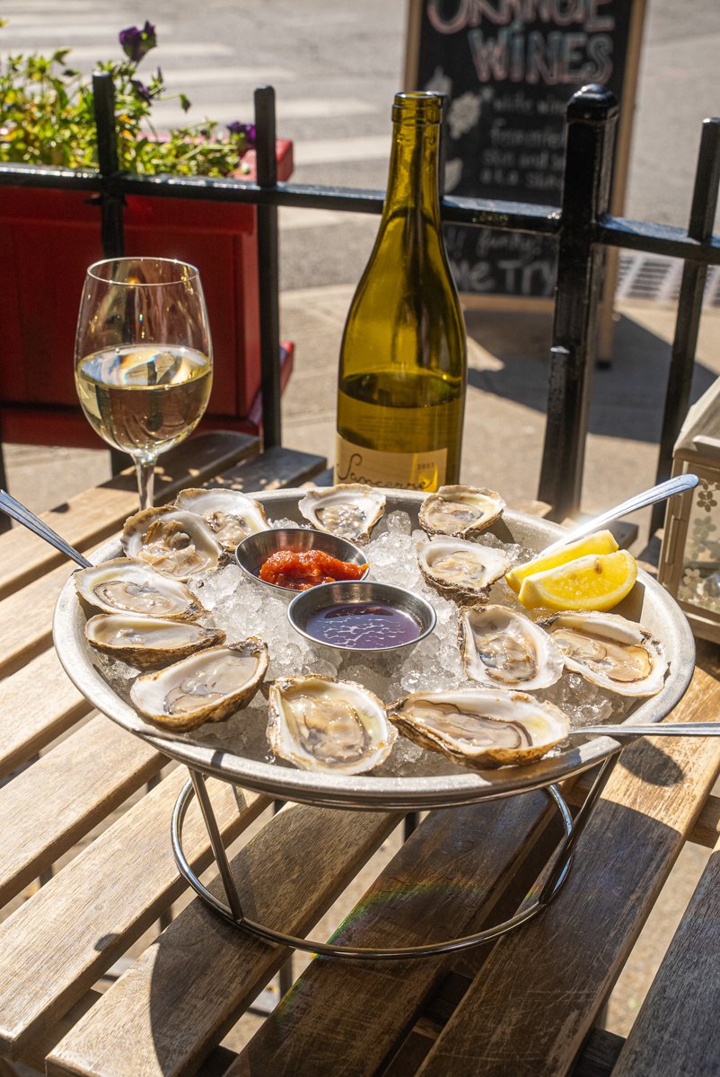 Oysters and Sancerre on the Pinkerton Patio